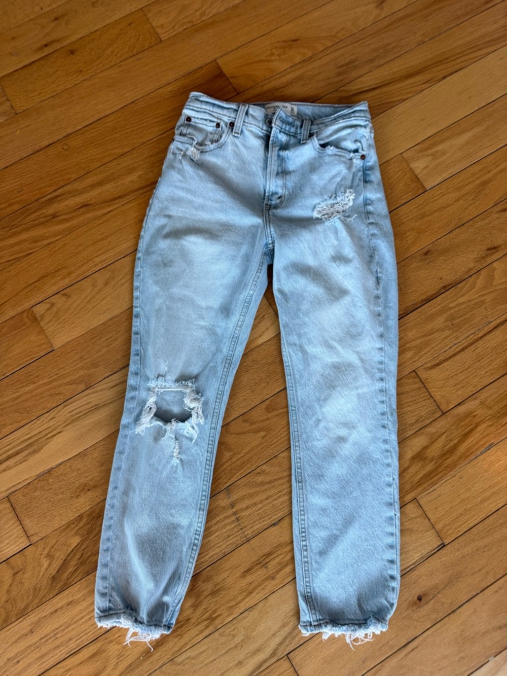 Abercrombie & Fitch Light Blue The Mom high rise jeans